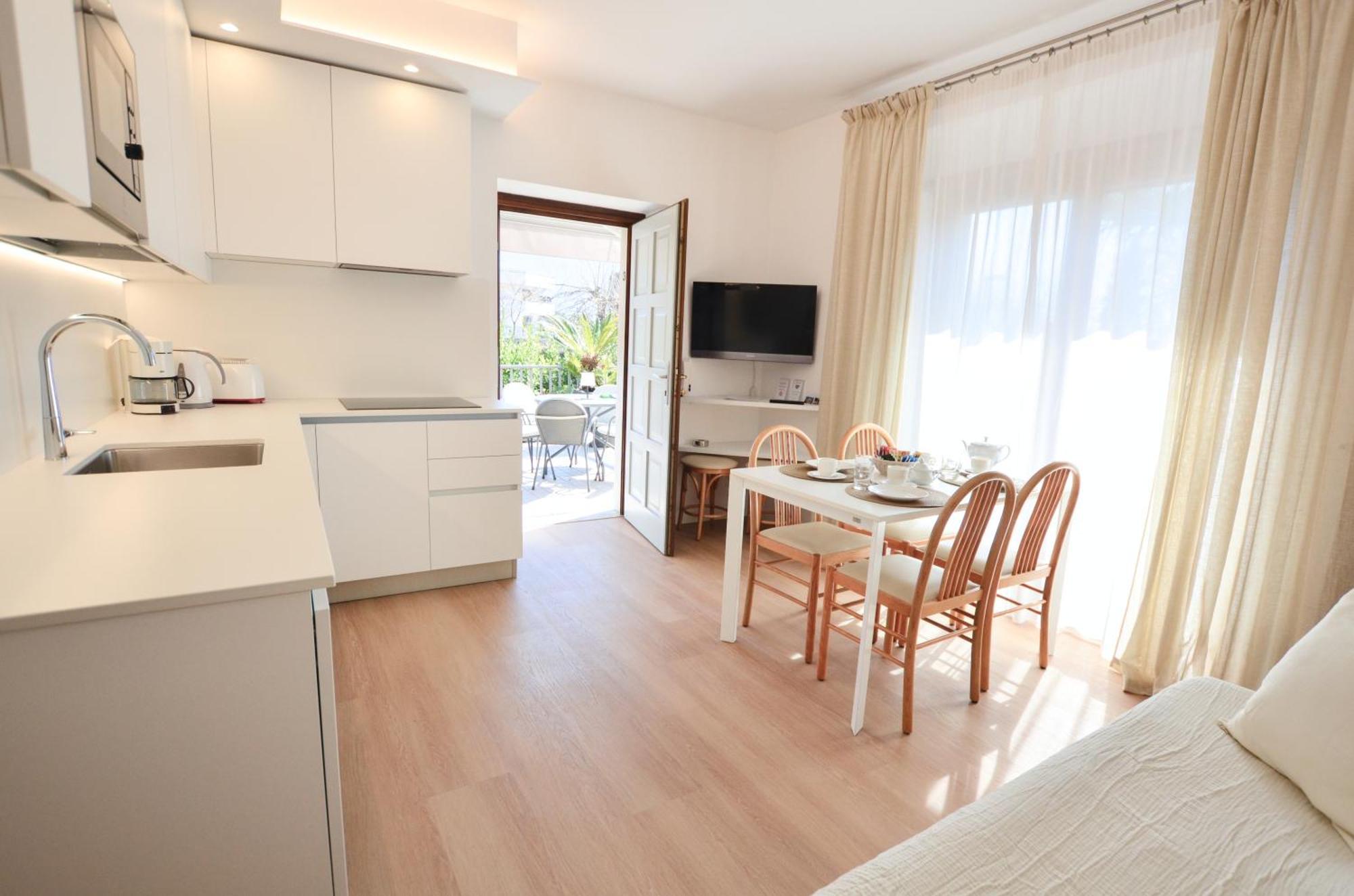 Villa Phoenix - Lake Apartments Riva del Garda Dış mekan fotoğraf