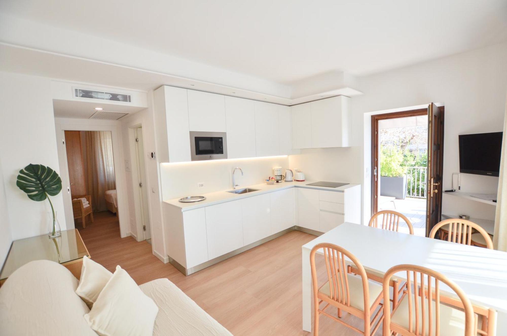 Villa Phoenix - Lake Apartments Riva del Garda Oda fotoğraf